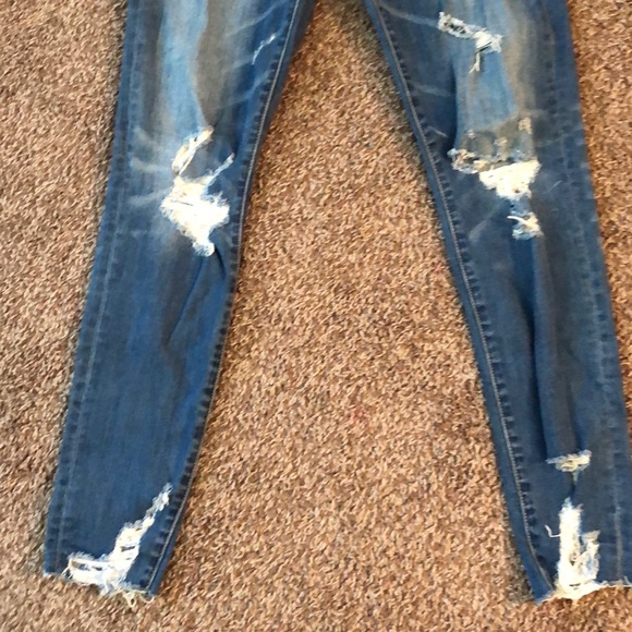 American eagle destroyed skinny jeggings - Picture 2 of 6